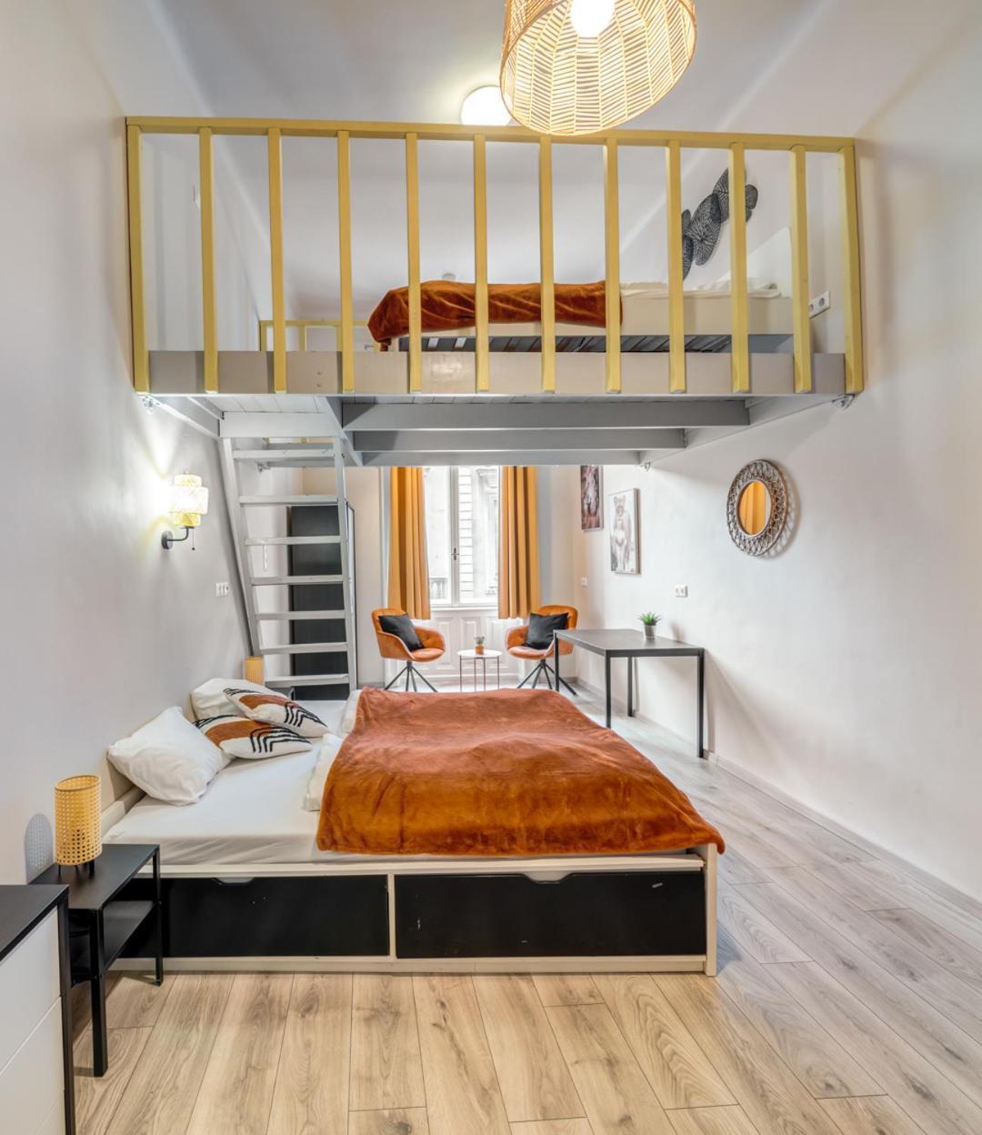 Appartement Downtown Delight - Erzsebet Blvd - 13 Ppl à Budapest Extérieur photo