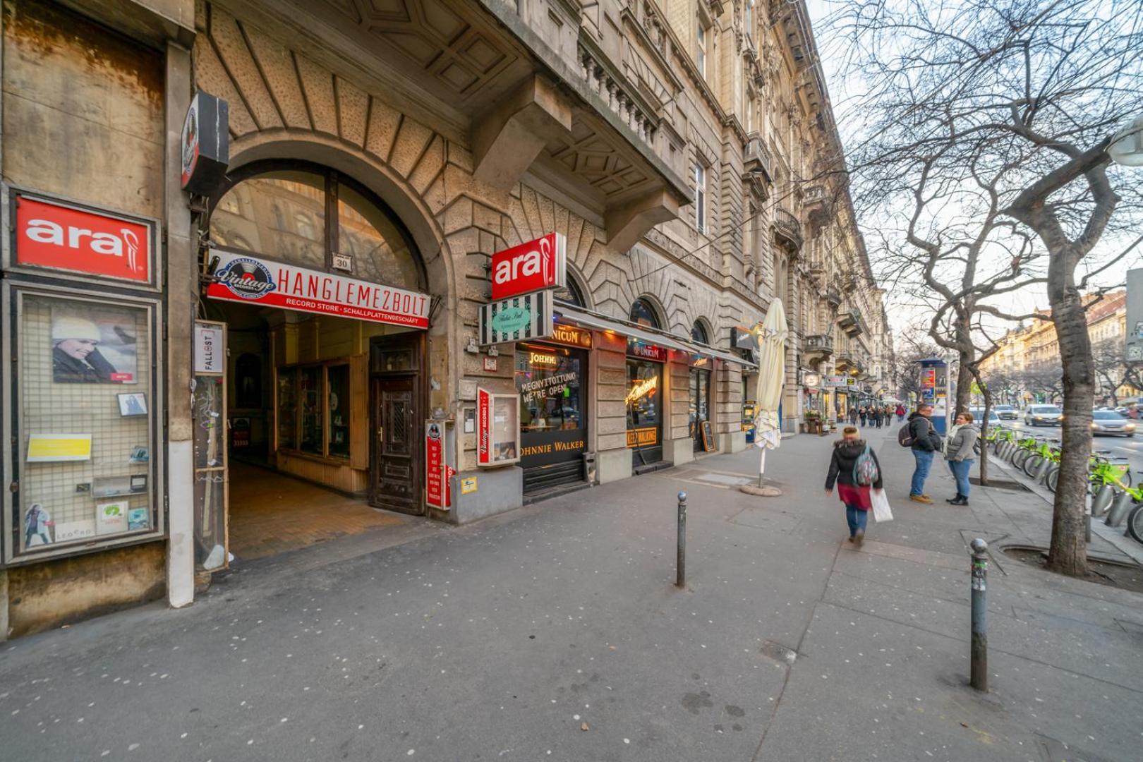 Appartement Downtown Delight - Erzsebet Blvd - 13 Ppl à Budapest Extérieur photo