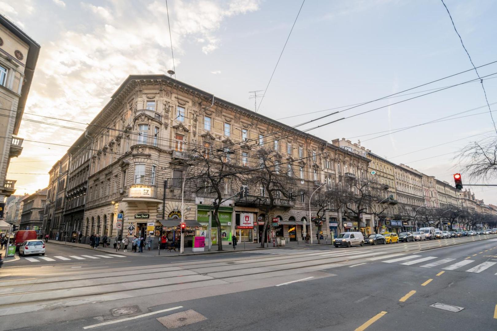 Appartement Downtown Delight - Erzsebet Blvd - 13 Ppl à Budapest Extérieur photo